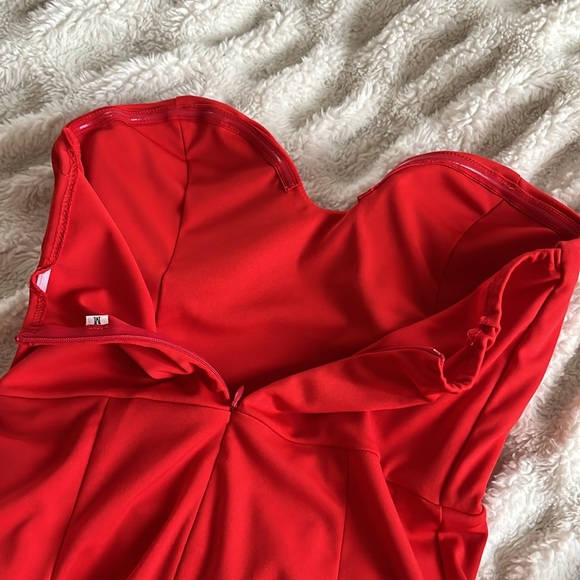 Elegant Red Strapless Evening Gown - Picture 8 of 12